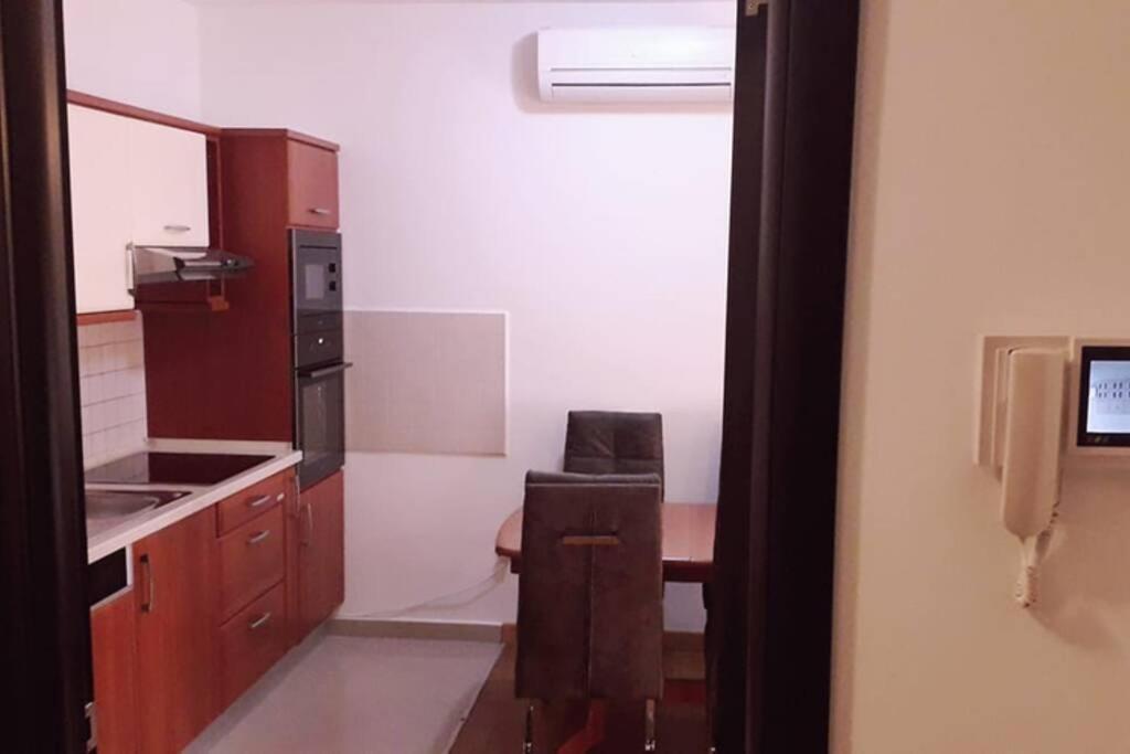 Apartman Franko - uz parking Pula Zewnętrze zdjęcie