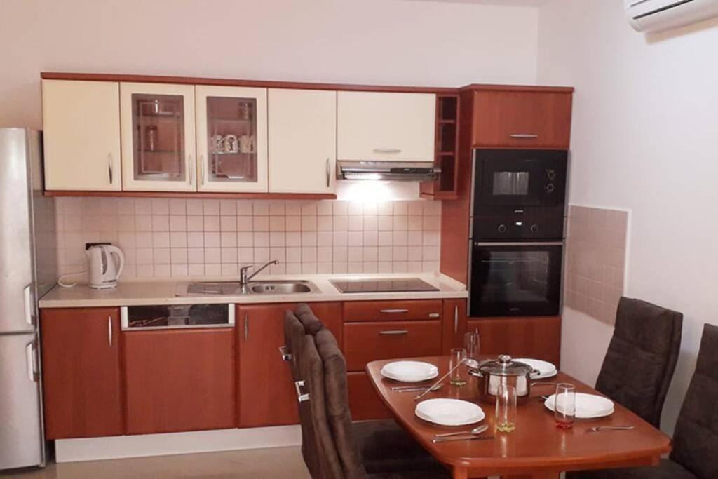 Apartman Franko - uz parking Pula Zewnętrze zdjęcie